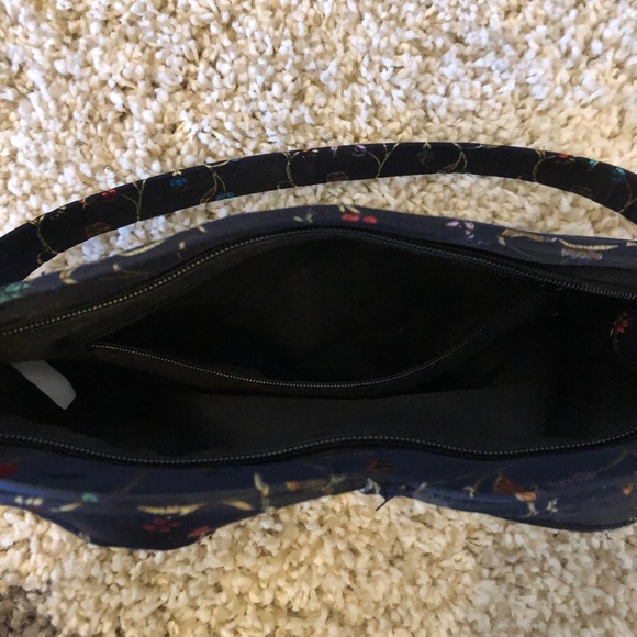 Cute Bustier Shaped Floral Embroidered Han… - Picture 7 of 7